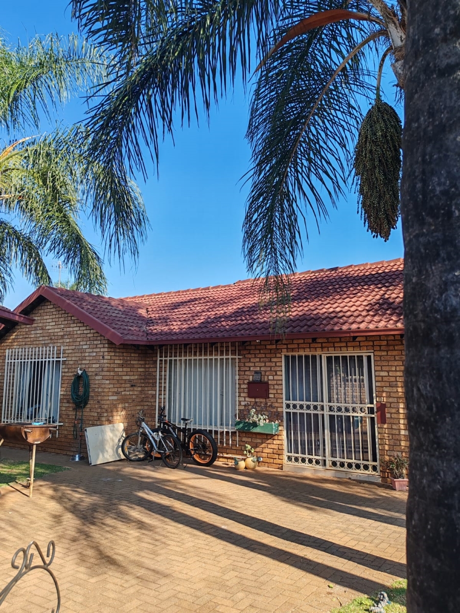 3 Bedroom Property for Sale in Wierda Park Gauteng