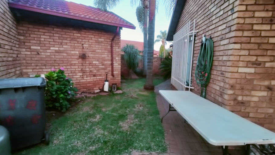 3 Bedroom Property for Sale in Wierda Park Gauteng