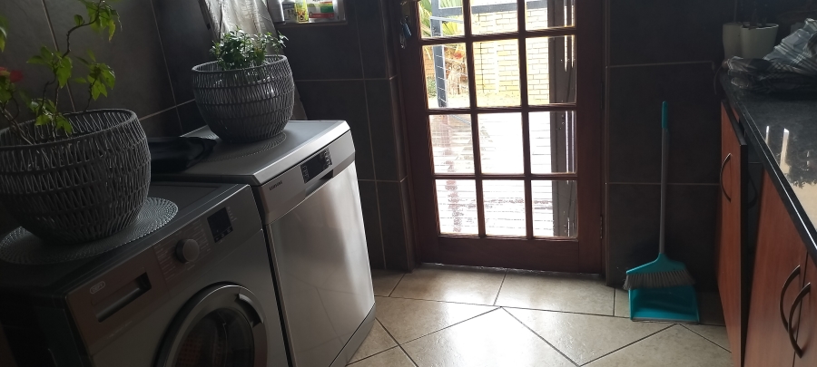 3 Bedroom Property for Sale in Amberfield Gauteng