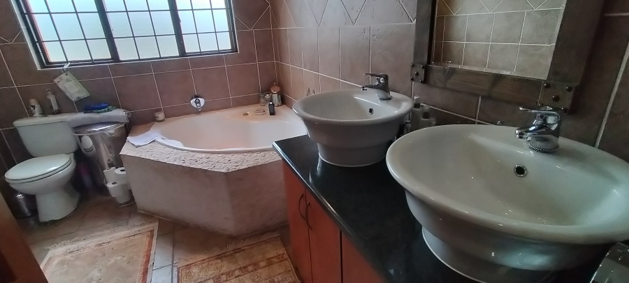 3 Bedroom Property for Sale in Amberfield Gauteng