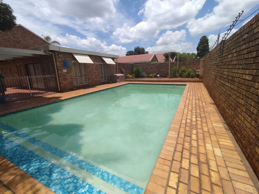 1 Bedroom Property for Sale in Lyttelton Manor Gauteng