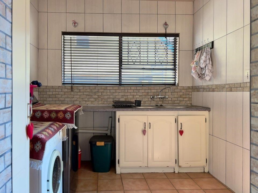 4 Bedroom Property for Sale in Petersfield Gauteng