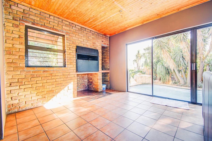 4 Bedroom Property for Sale in Petersfield Gauteng