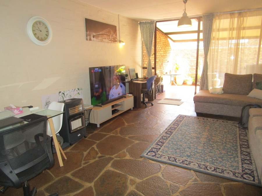 2 Bedroom Property for Sale in Lyttelton Manor Gauteng