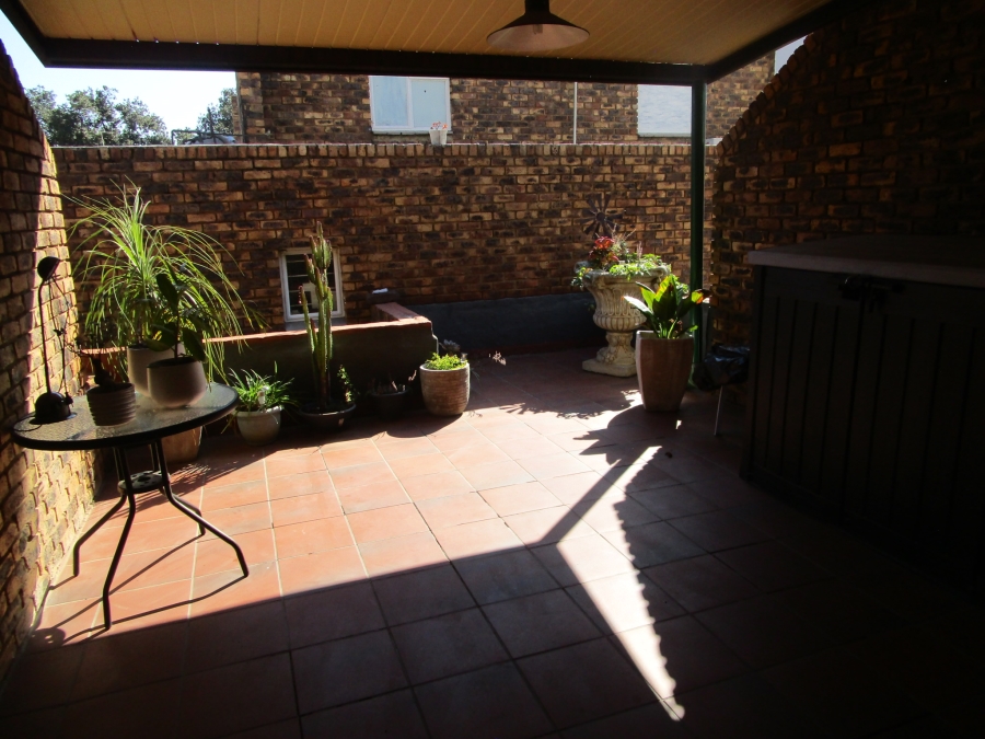 2 Bedroom Property for Sale in Lyttelton Manor Gauteng