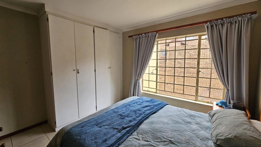 2 Bedroom Property for Sale in The Wilds Gauteng