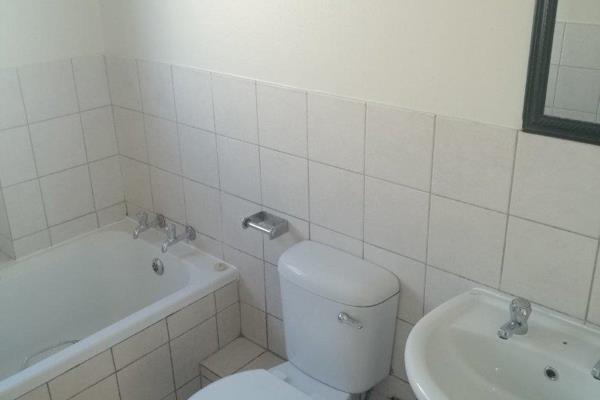 2 Bedroom Property for Sale in Akasia Gauteng