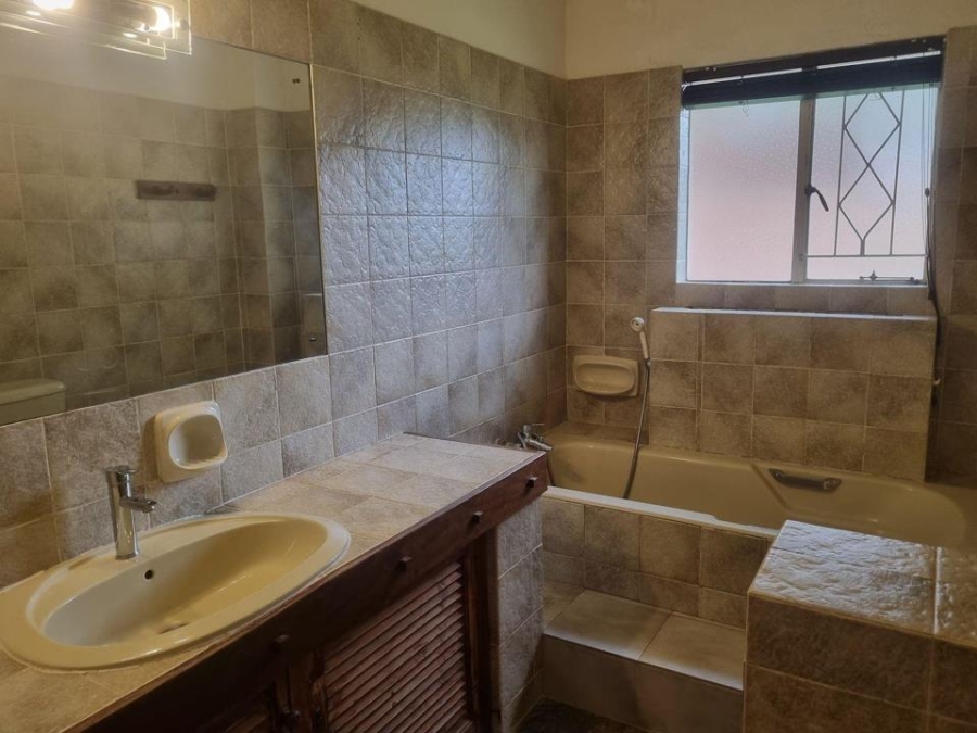 4 Bedroom Property for Sale in Garsfontein Gauteng