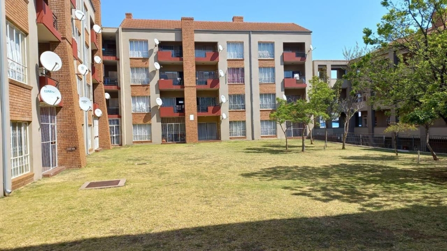 2 Bedroom Property for Sale in Waterkloof Glen Gauteng