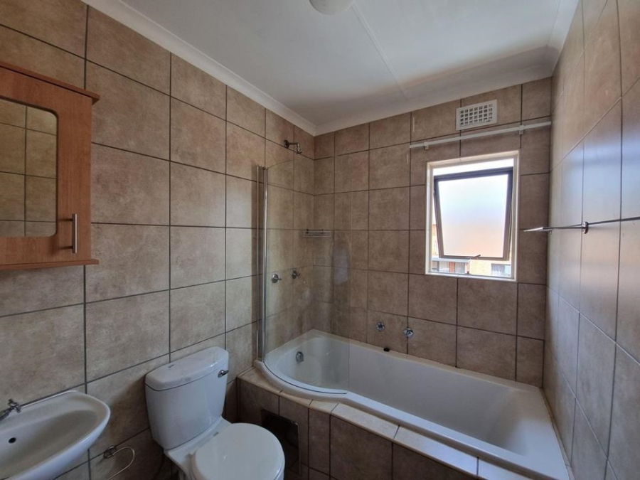 2 Bedroom Property for Sale in Olympus AH Gauteng