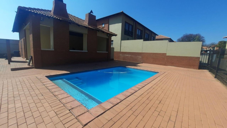 2 Bedroom Property for Sale in Pretorius Park Gauteng