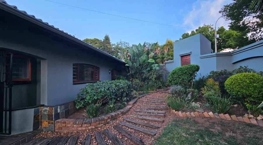 4 Bedroom Property for Sale in Kloofendal Gauteng