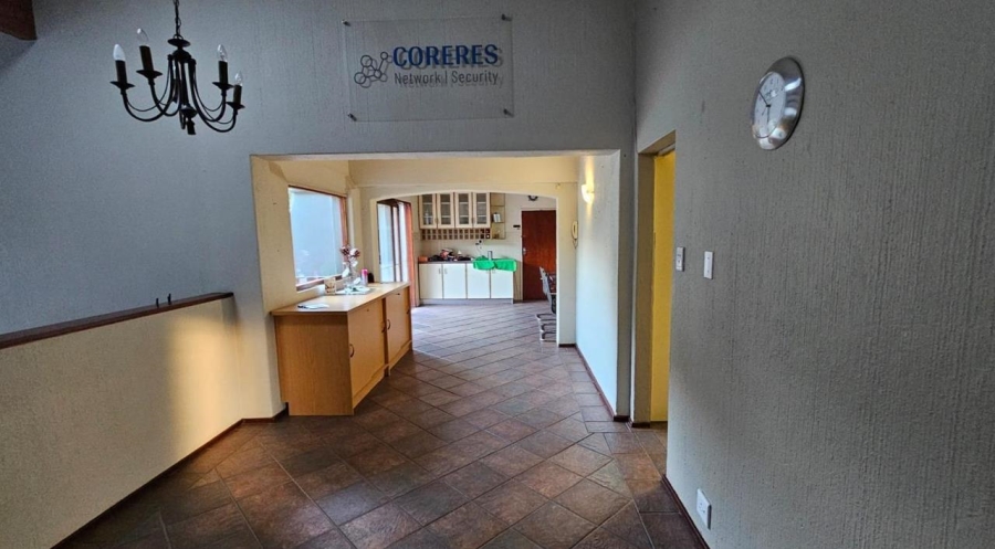 4 Bedroom Property for Sale in Kloofendal Gauteng