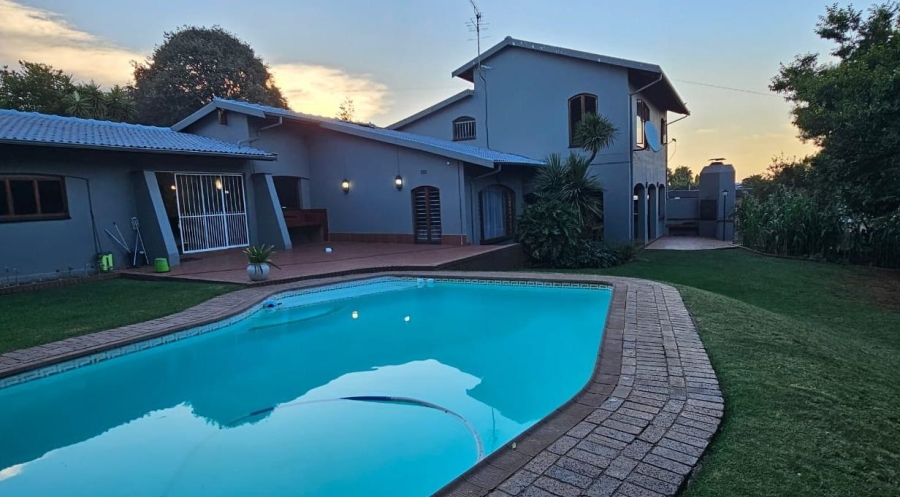 4 Bedroom Property for Sale in Kloofendal Gauteng