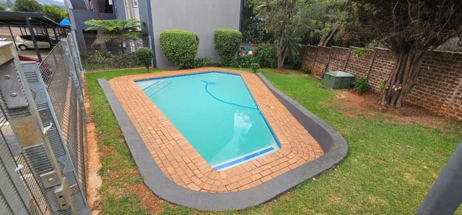 2 Bedroom Property for Sale in Weltevredenpark Gauteng