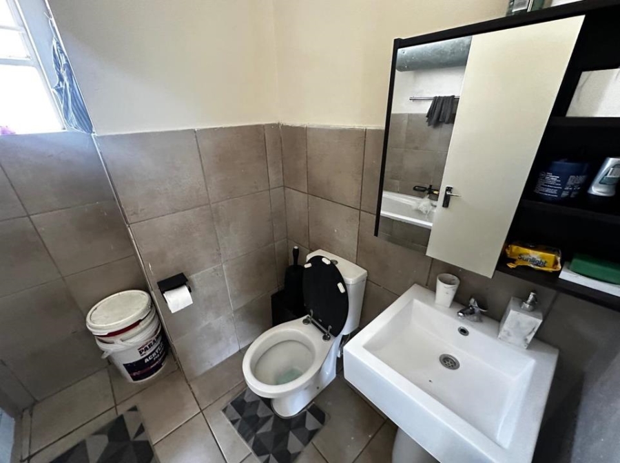 2 Bedroom Property for Sale in Fleurhof Gauteng