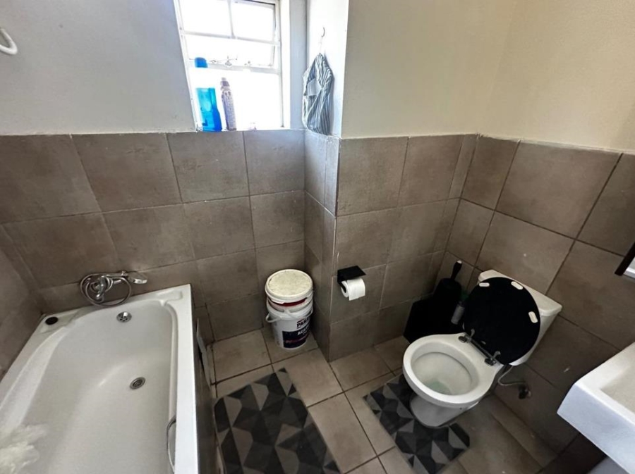 2 Bedroom Property for Sale in Fleurhof Gauteng