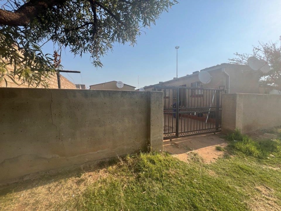 5 Bedroom Property for Sale in Tembisa Central Gauteng