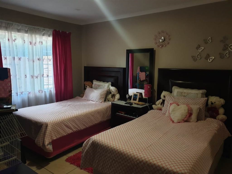 2 Bedroom Property for Sale in Annlin Gauteng