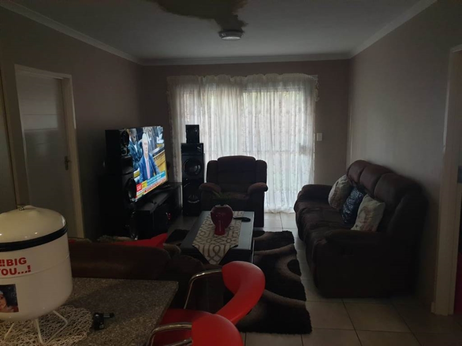 2 Bedroom Property for Sale in Annlin Gauteng