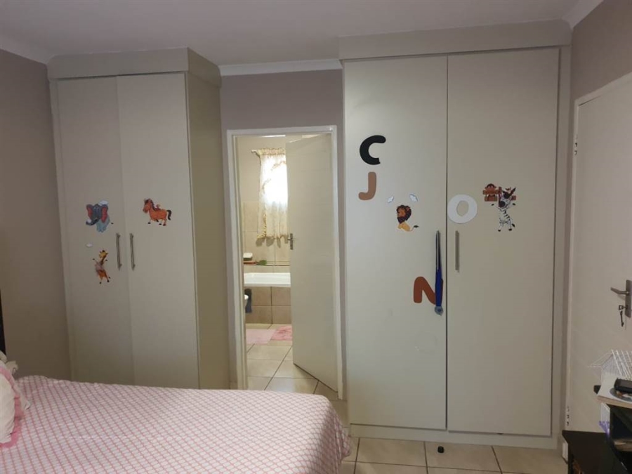 2 Bedroom Property for Sale in Annlin Gauteng