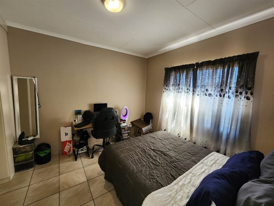 2 Bedroom Property for Sale in Annlin Gauteng