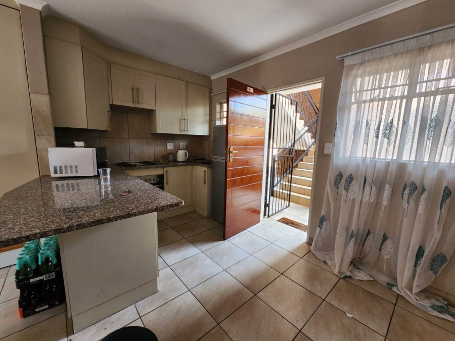 1 Bedroom Property for Sale in Annlin Gauteng