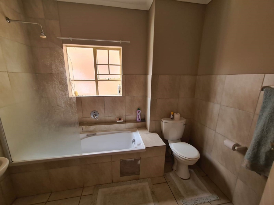 2 Bedroom Property for Sale in Annlin Gauteng