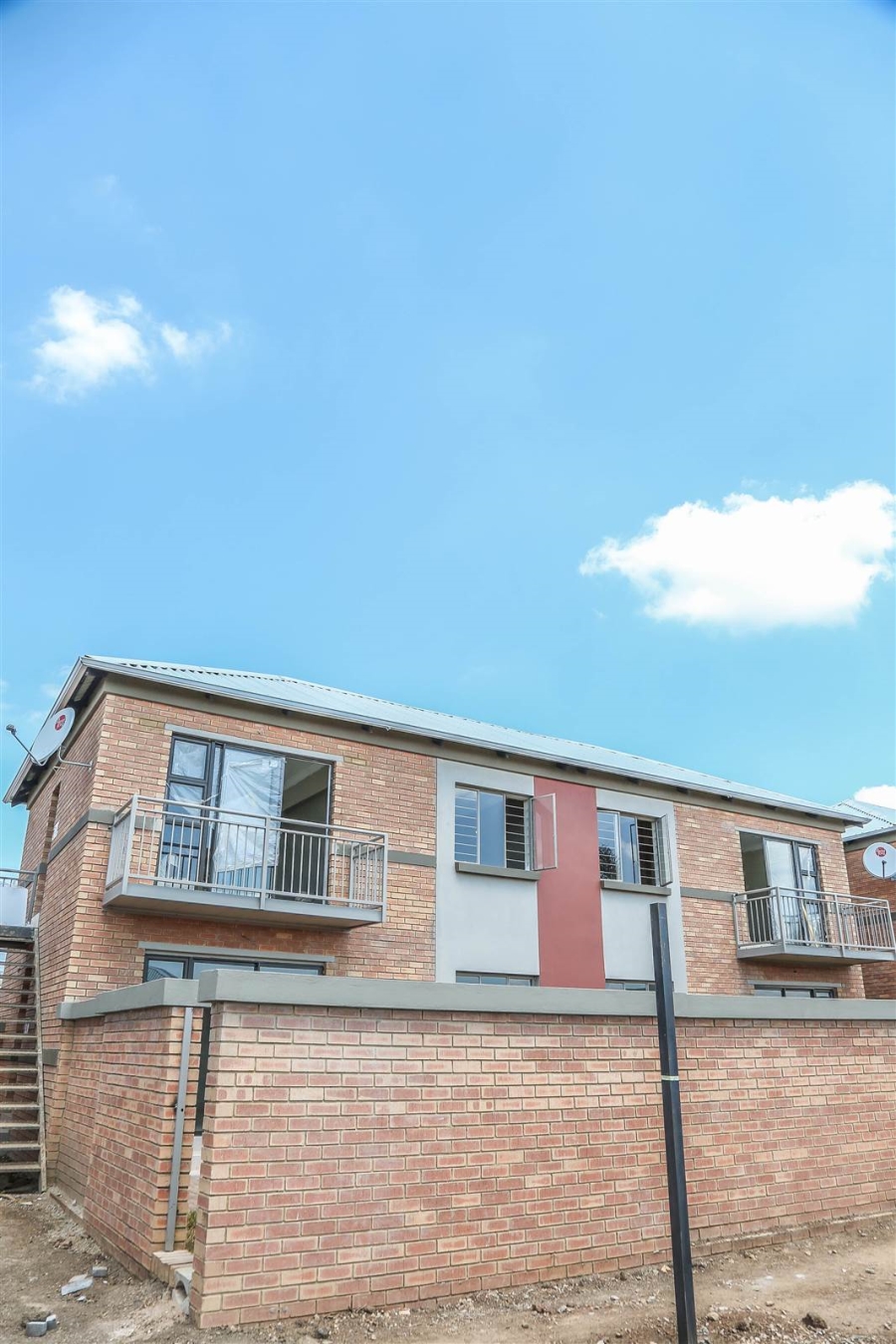 2 Bedroom Property for Sale in Andeon AH Gauteng