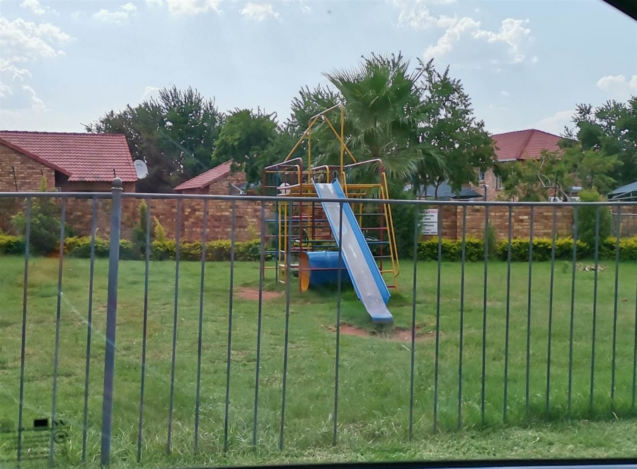 2 Bedroom Property for Sale in Theresa Park Gauteng