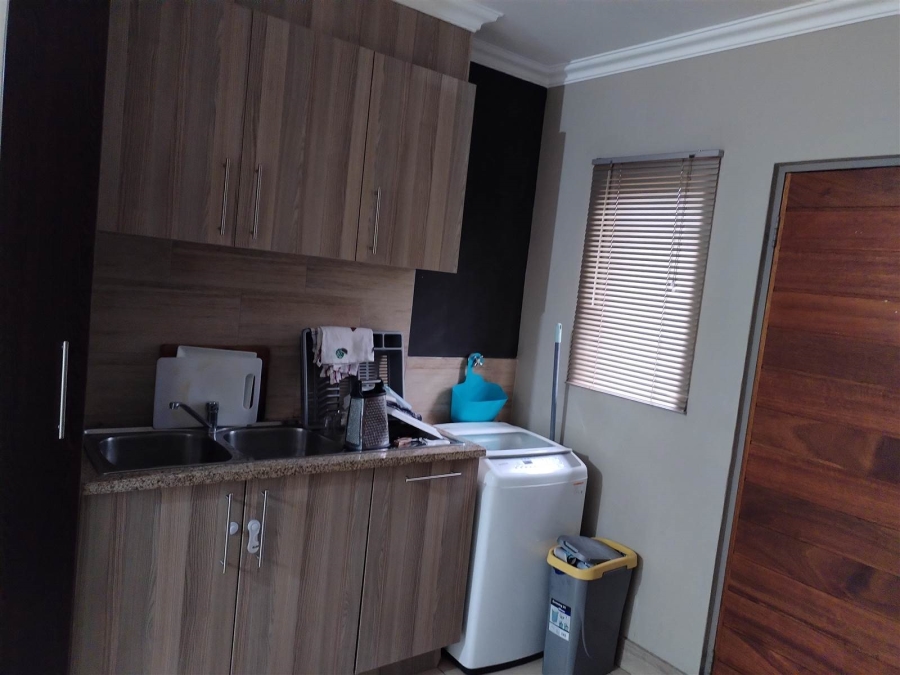 2 Bedroom Property for Sale in Annlin Gauteng