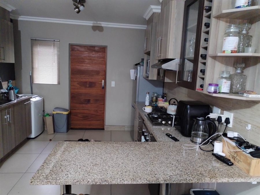 2 Bedroom Property for Sale in Annlin Gauteng