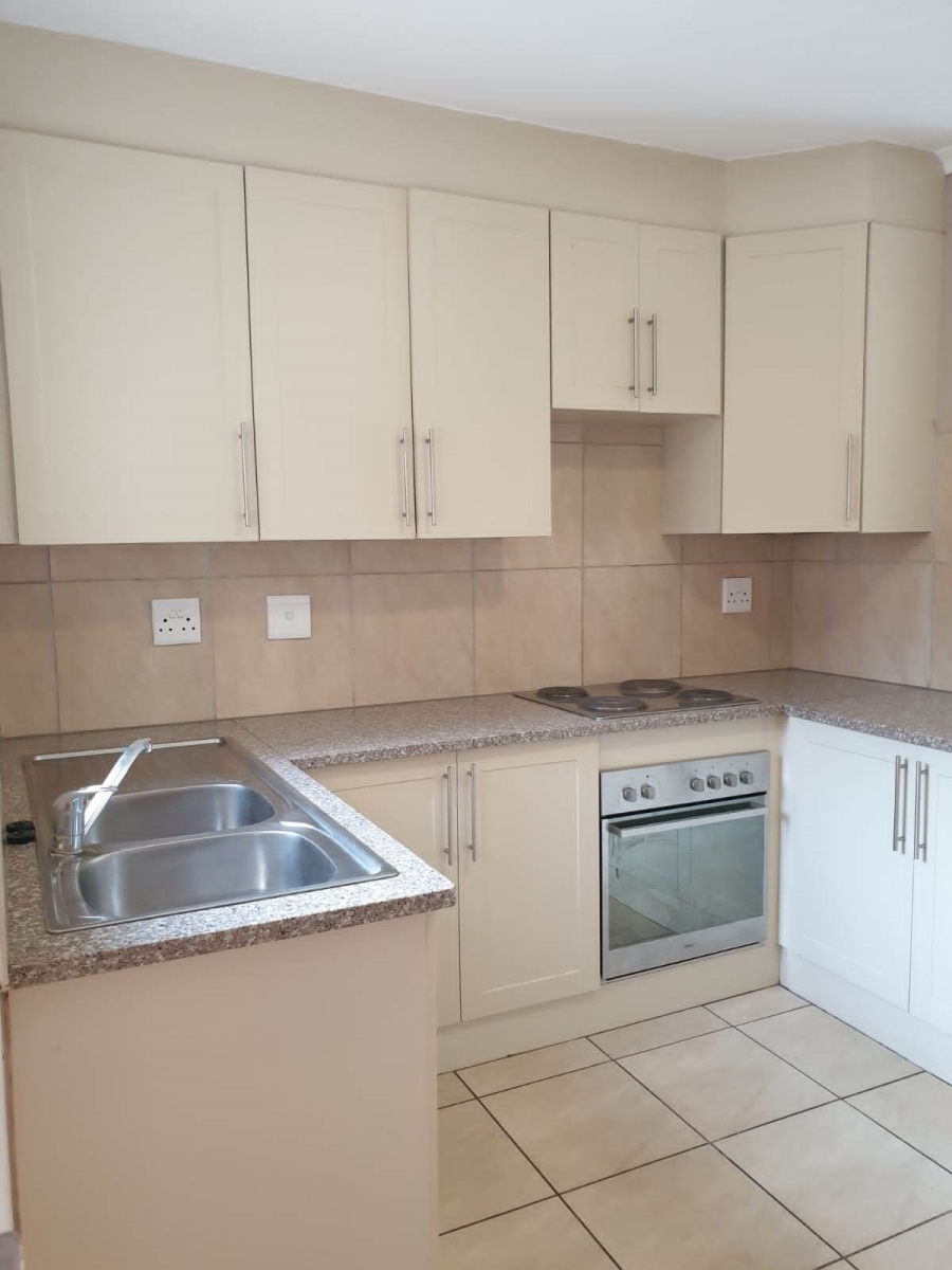 To Let 2 Bedroom Property for Rent in Annlin Gauteng