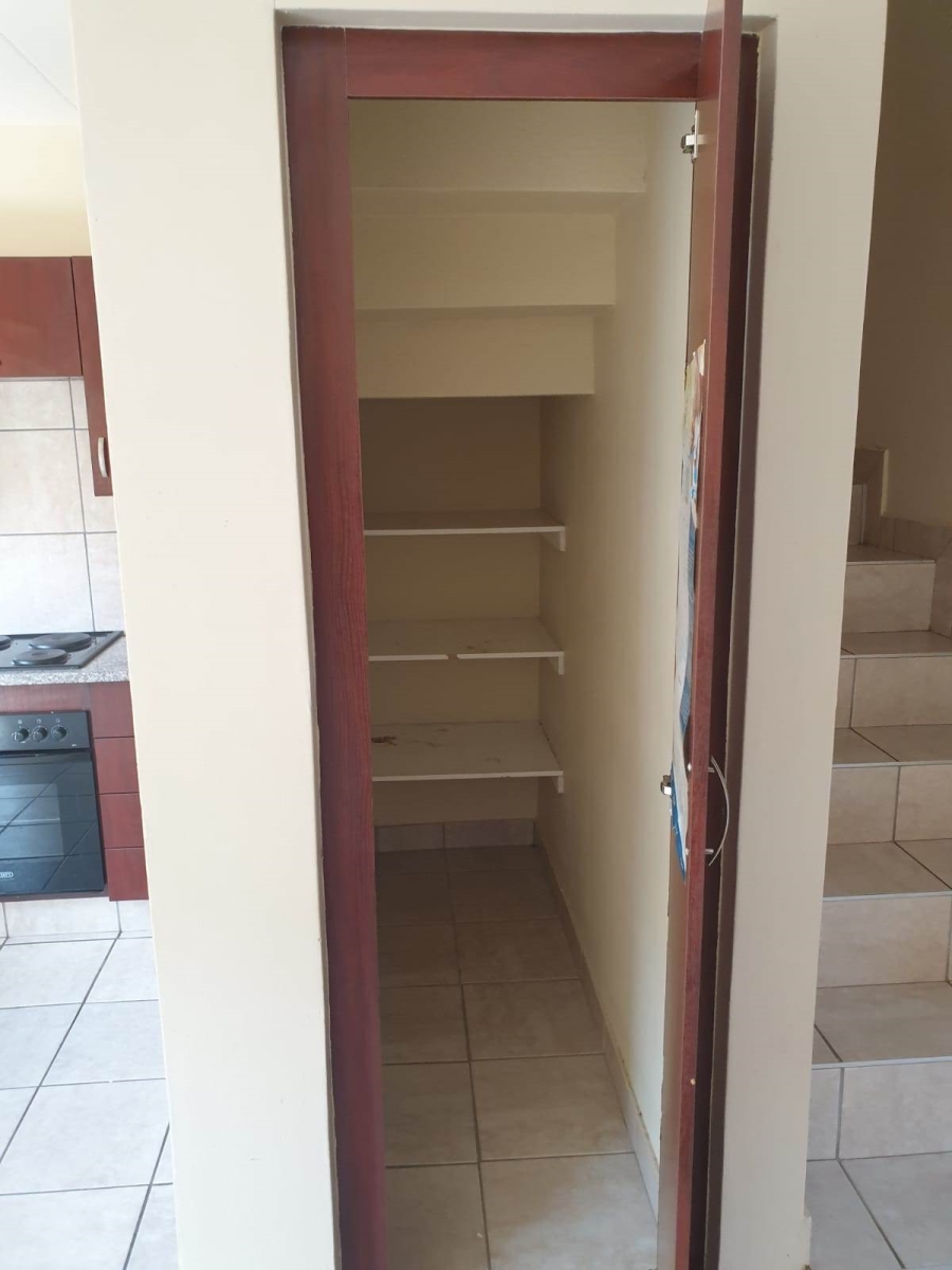 To Let 3 Bedroom Property for Rent in Annlin Gauteng