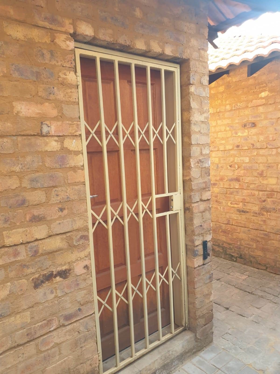 To Let 3 Bedroom Property for Rent in Annlin Gauteng