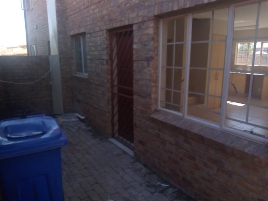 To Let 3 Bedroom Property for Rent in Annlin-wes Gauteng