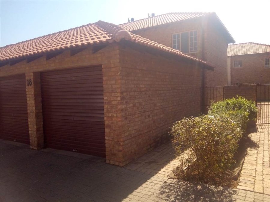 To Let 3 Bedroom Property for Rent in Annlin-wes Gauteng