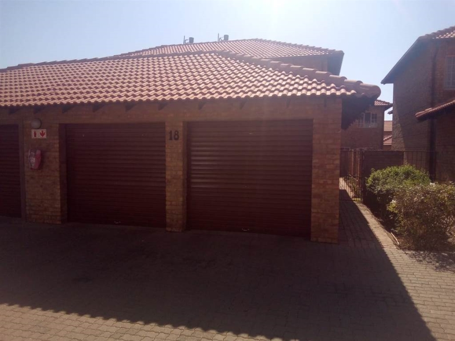 To Let 3 Bedroom Property for Rent in Annlin-wes Gauteng