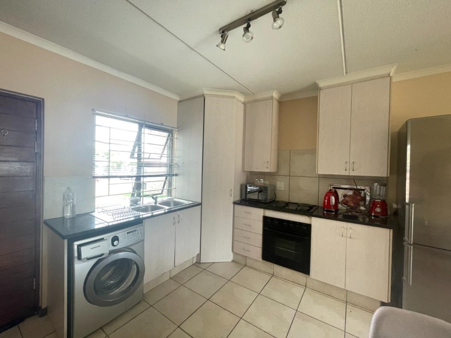 2 Bedroom Property for Sale in Waterstone Park Gauteng