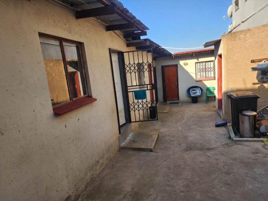 3 Bedroom Property for Sale in Clayville Gauteng