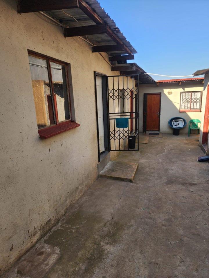 3 Bedroom Property for Sale in Clayville Gauteng