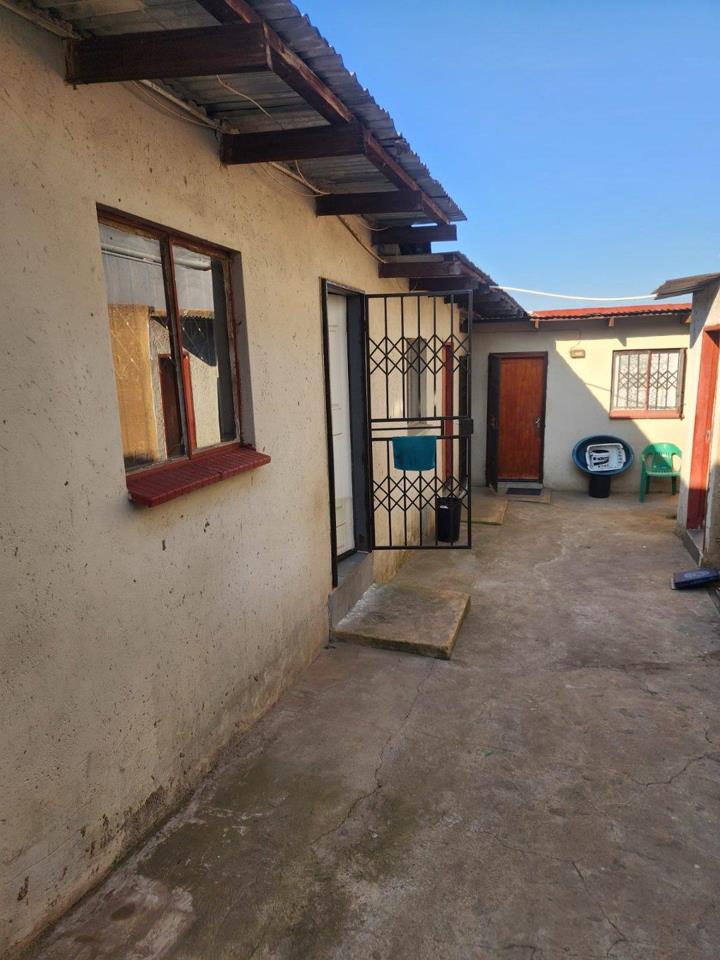 3 Bedroom Property for Sale in Clayville Gauteng