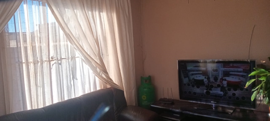 2 Bedroom Property for Sale in Protea Glen Gauteng