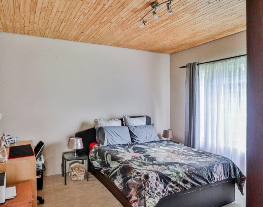 6 Bedroom Property for Sale in Allewynspoort Gauteng