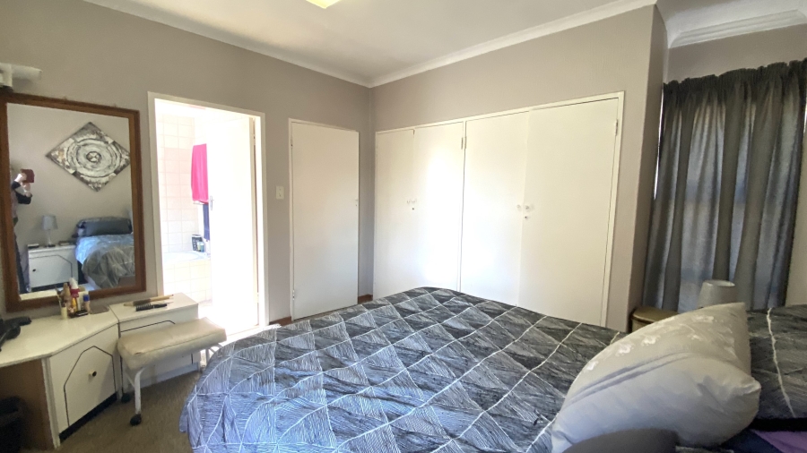 3 Bedroom Property for Sale in Elarduspark Ext 3 Gauteng