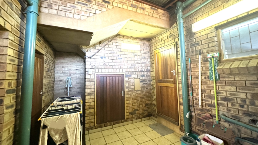 3 Bedroom Property for Sale in Elarduspark Ext 3 Gauteng