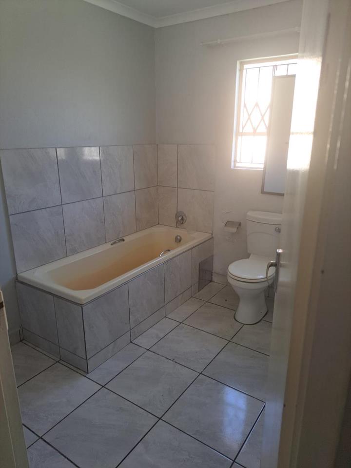 To Let 3 Bedroom Property for Rent in Waterfall Country Estate Gauteng