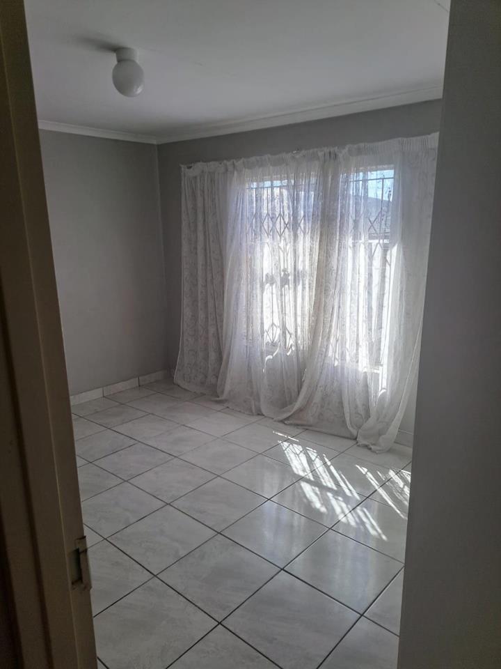 To Let 3 Bedroom Property for Rent in Waterfall Country Estate Gauteng