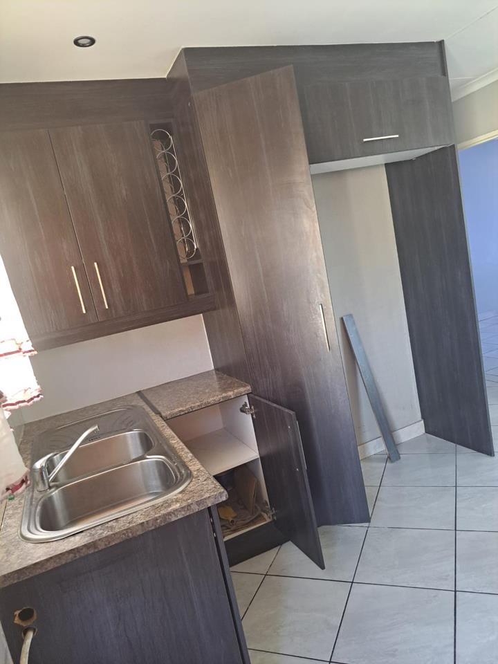 To Let 3 Bedroom Property for Rent in Waterfall Country Estate Gauteng