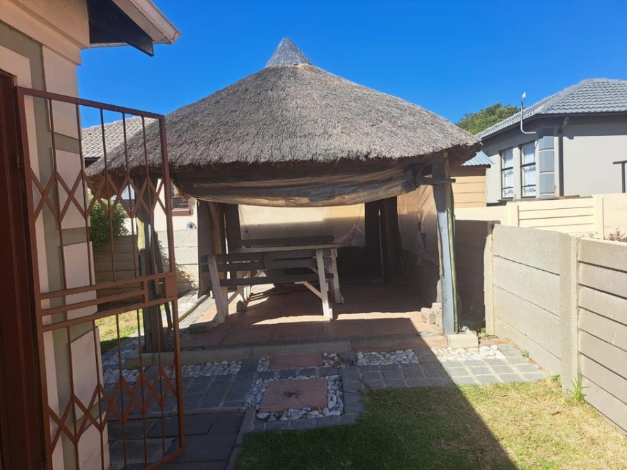 To Let 3 Bedroom Property for Rent in Waterfall Country Estate Gauteng